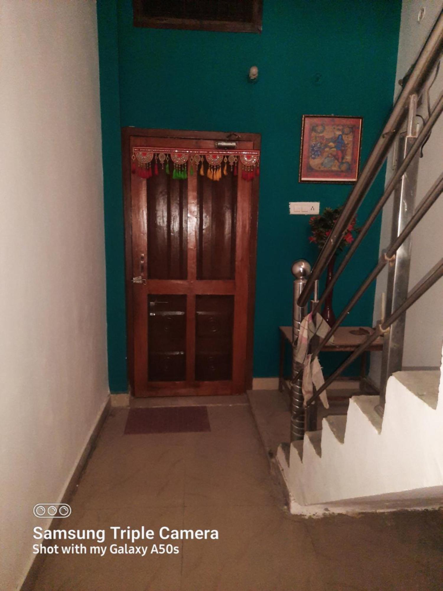 Gokul Pg Homestay ゴーラクプル エクステリア 写真