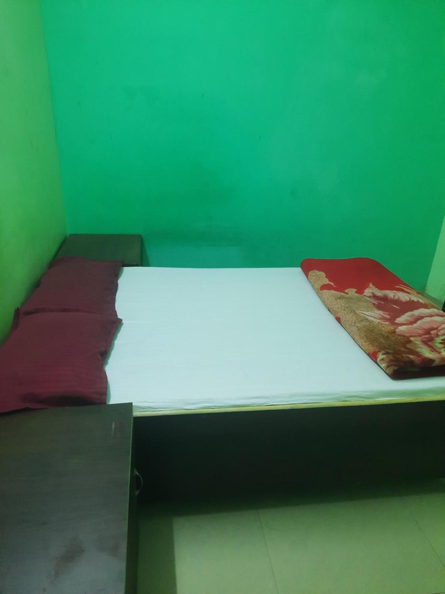 Gokul Pg Homestay ゴーラクプル エクステリア 写真